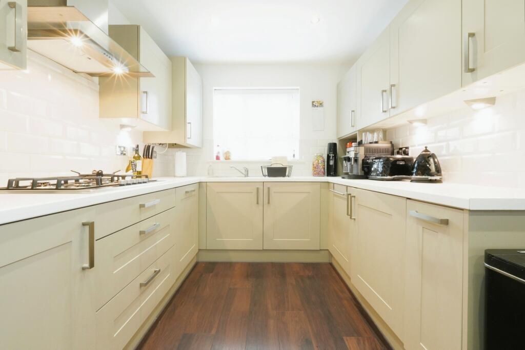 Property photo 1 of 3