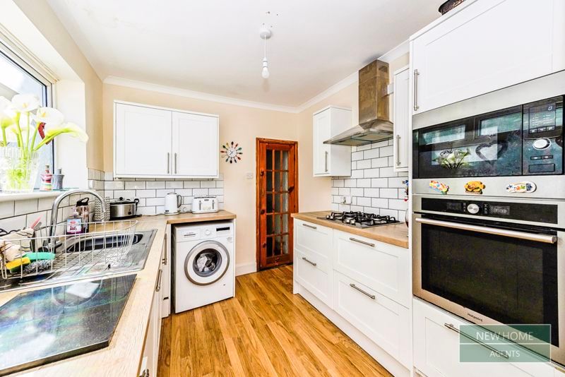 Property photo 2 of 17 Photo 6
