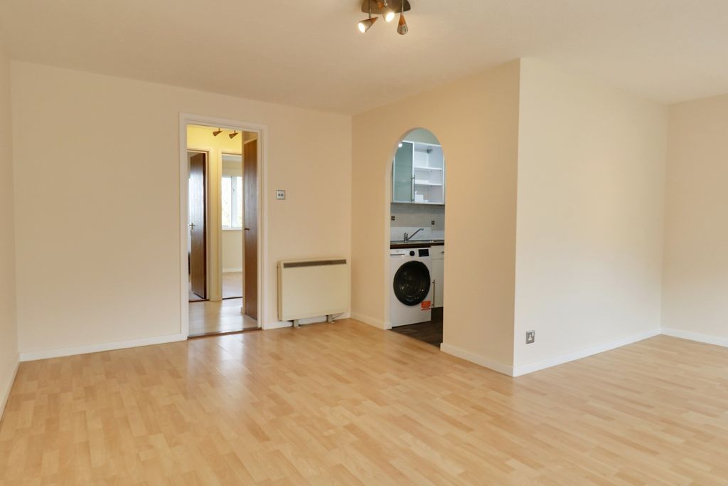 Property photo 2 of 12 4878232