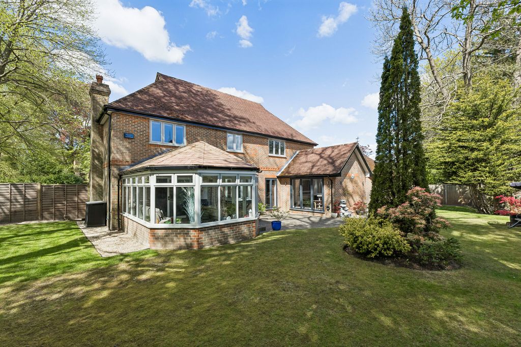 Additional image 8 of 5 bed detached house for saleCoach House Gardens, Fleet GU51