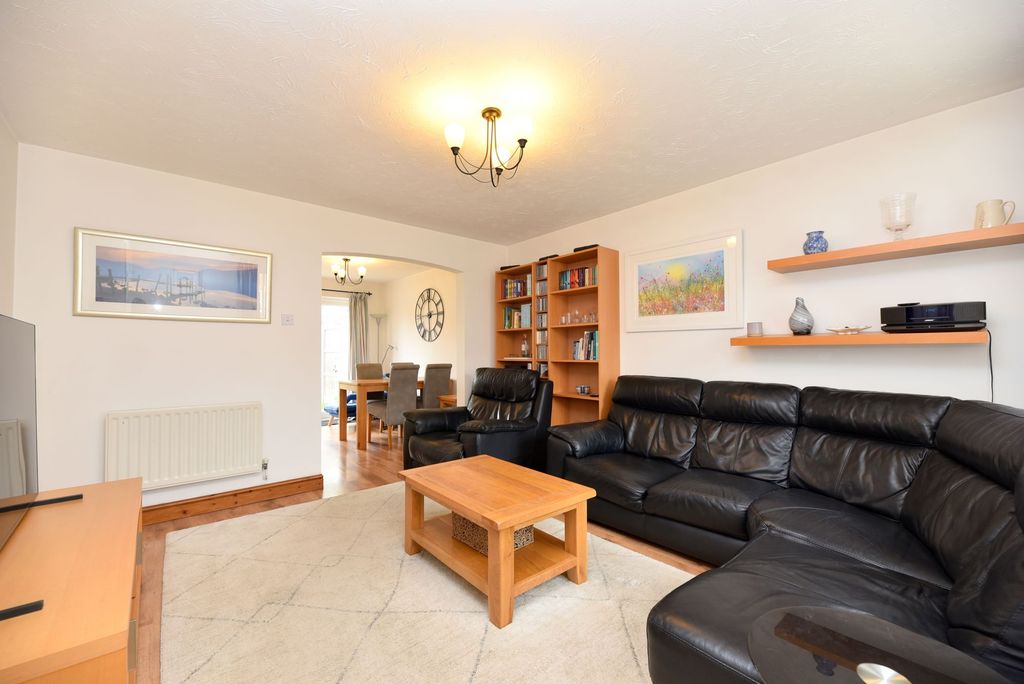 Property photo 2 of 17