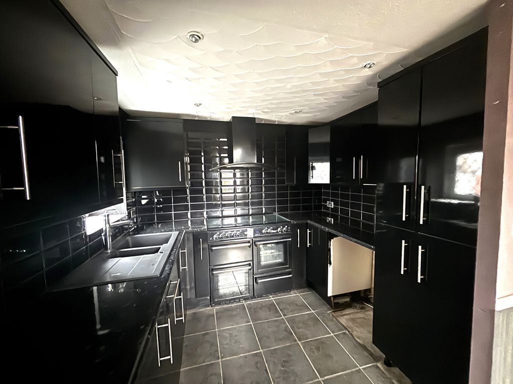 Property photo 3 of 12 3.Jpg