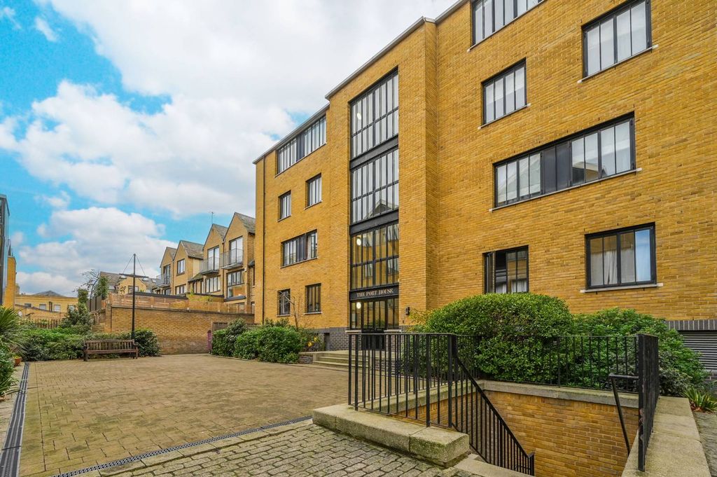 Property photo 2 of 11