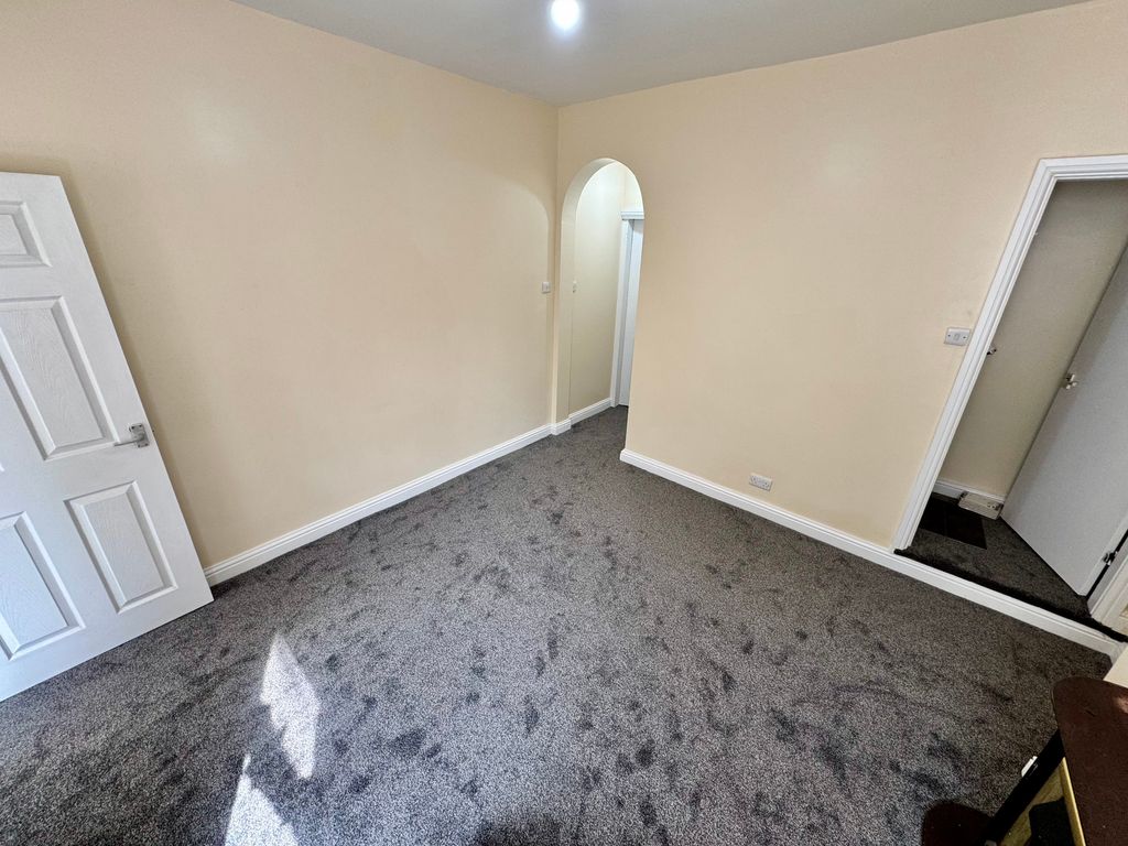 Property photo 3 of 11 Image