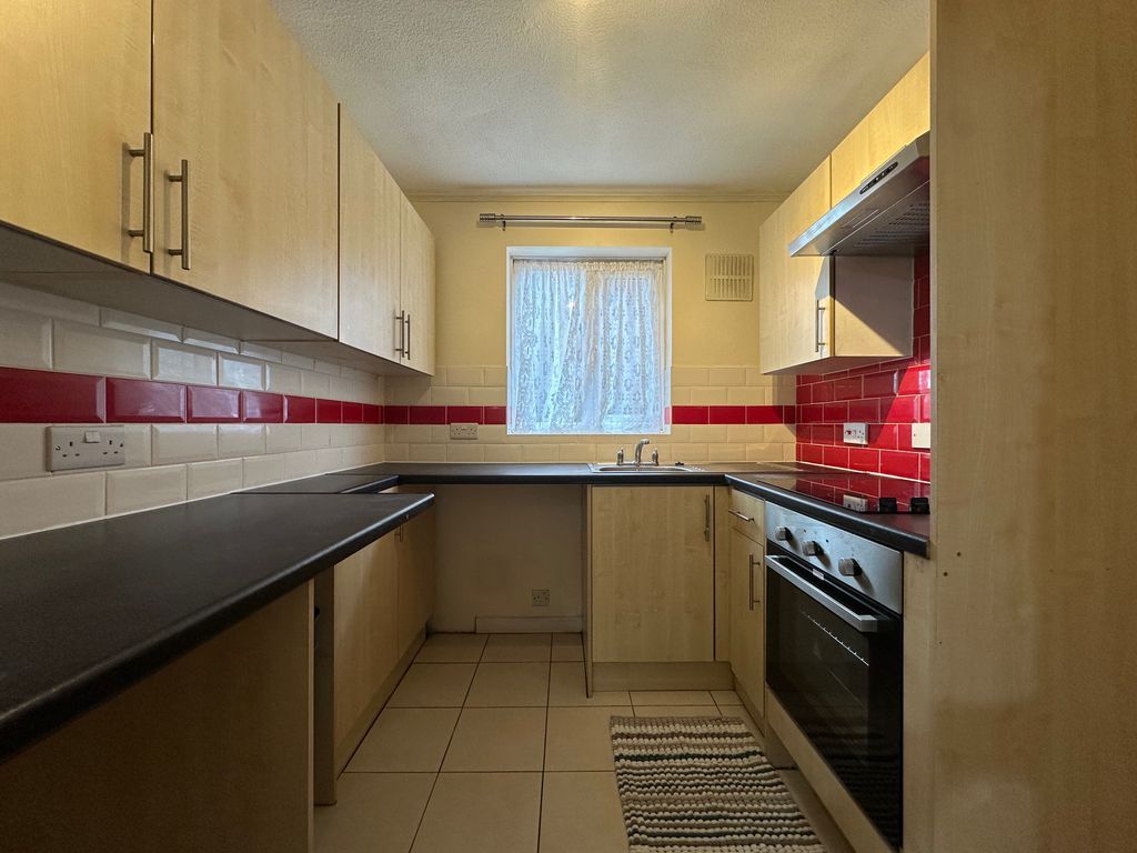 Property photo 2 of 5 Photo 3