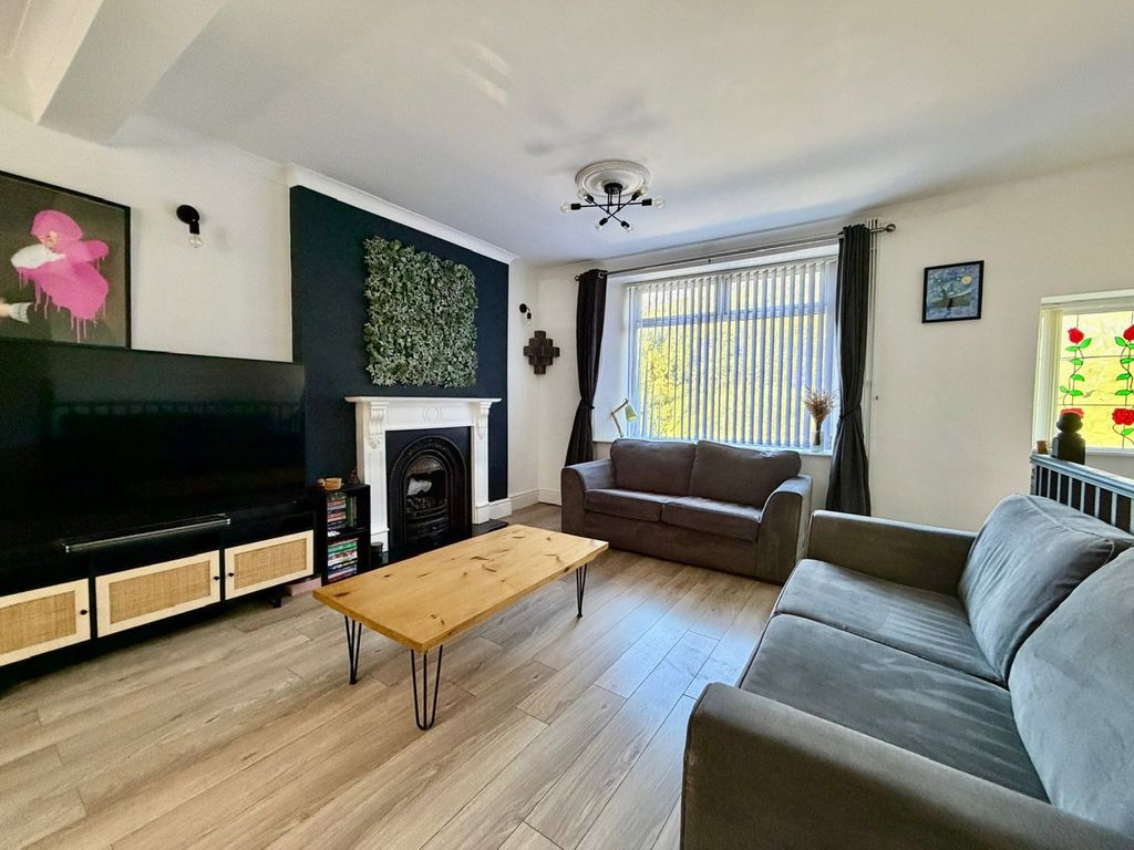 Property photo 2 of 37