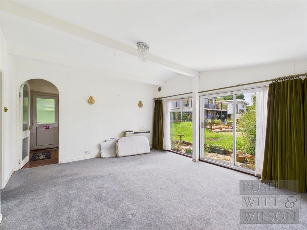 Property photo 2 of 25