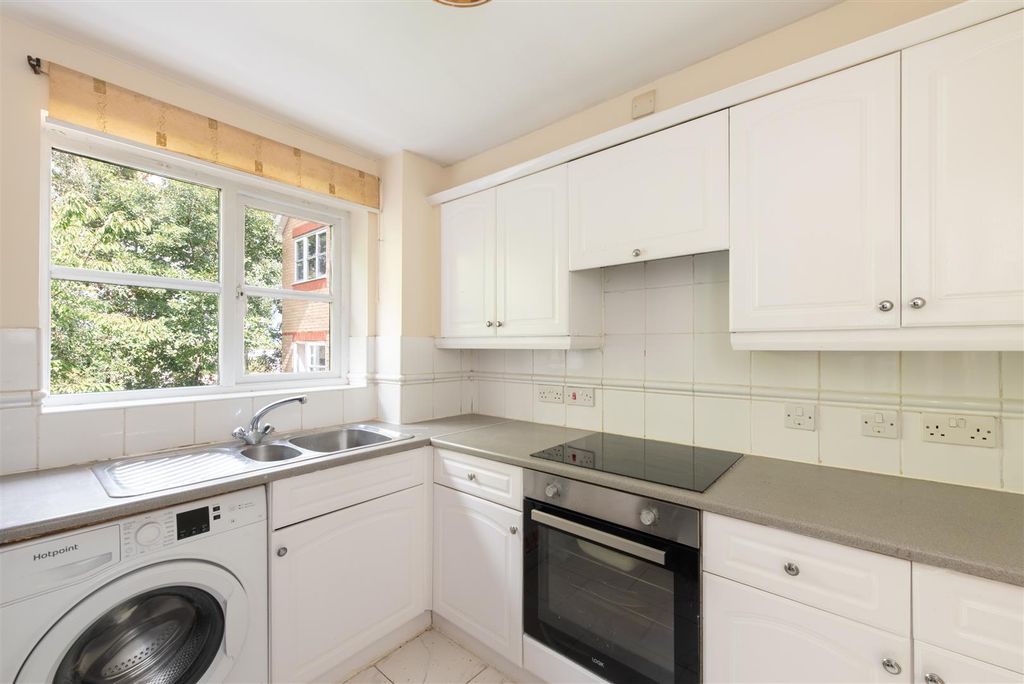 Property photo 2 of 14 Coltswood 2.Jpg