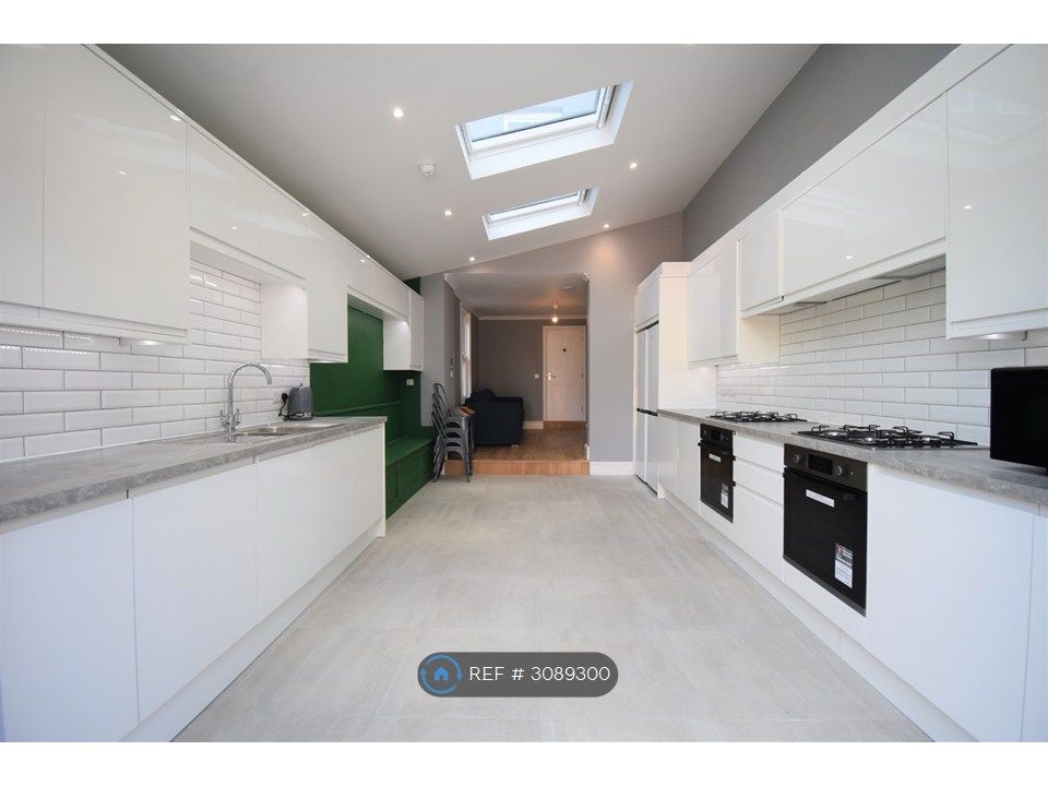 Property photo 1 of 13 Kitchen