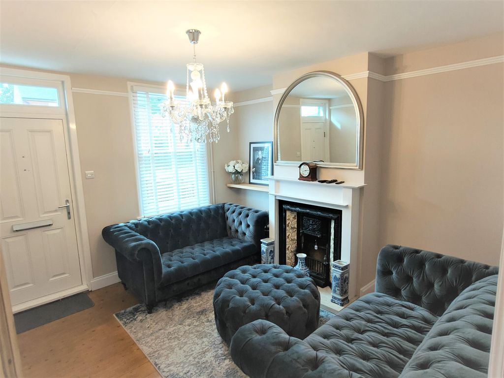 Property photo 2 of 17 Image
