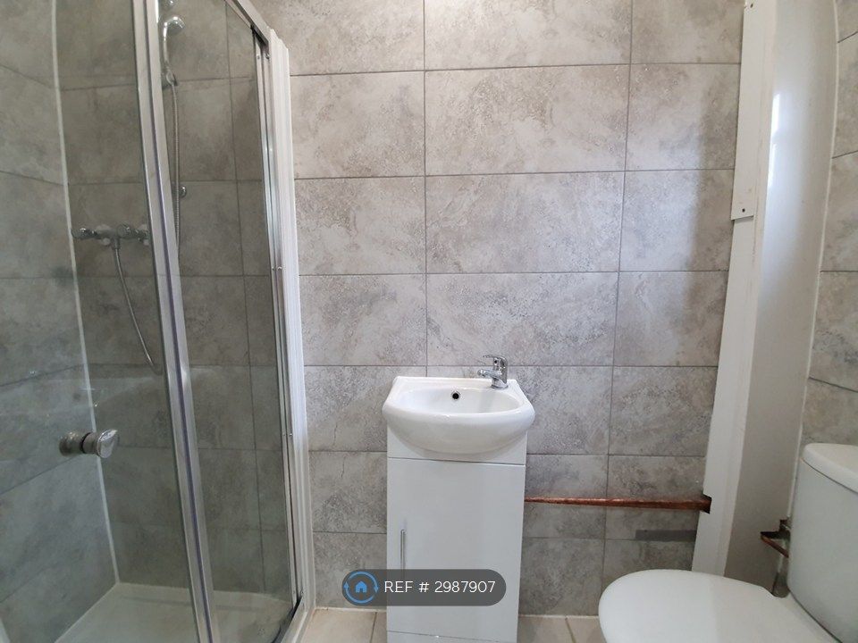 Property photo 3 of 4 Bathroom