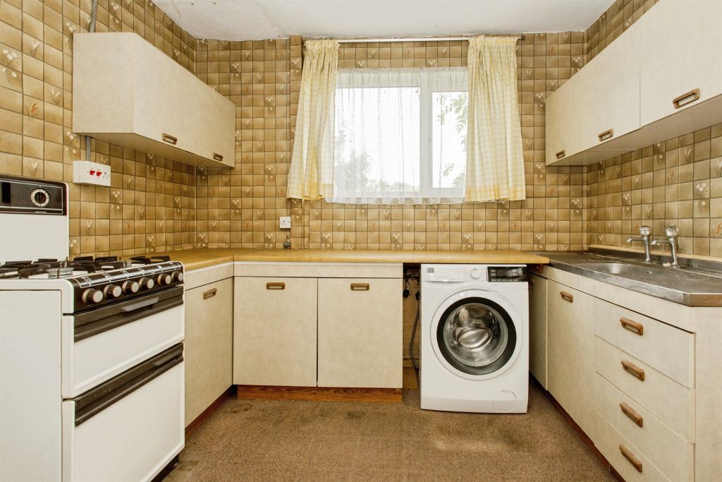 Property photo 3 of 12