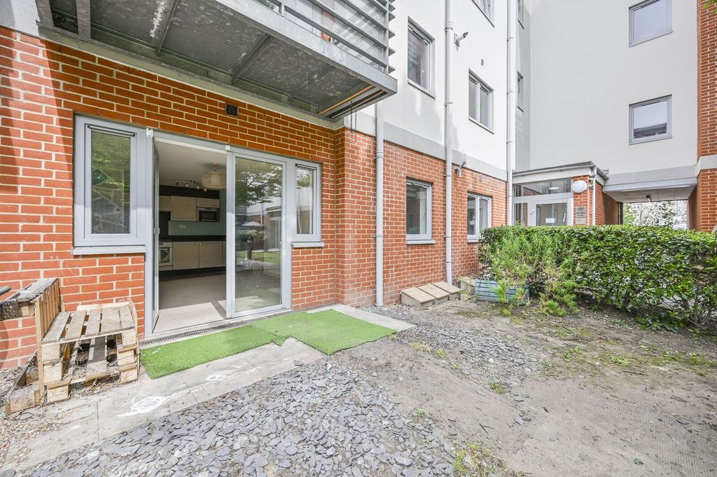 Property photo 3 of 10