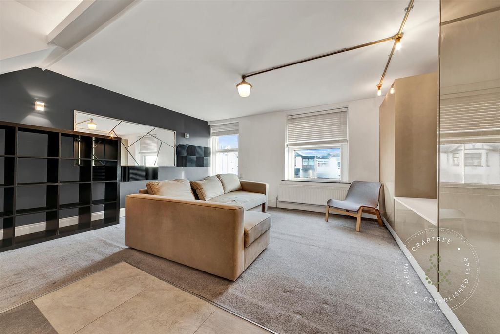 Property photo 1 of 16 Fidlas-Road-09.Jpg