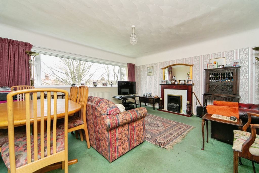 Property photo 3 of 14 Photo