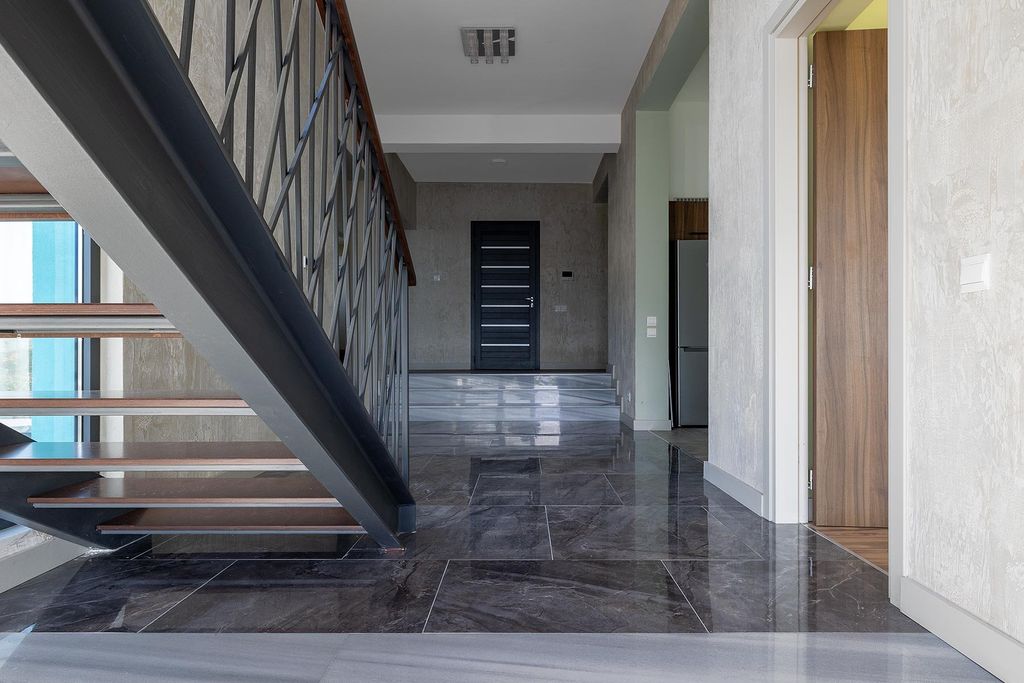 Property photo 3 of 28