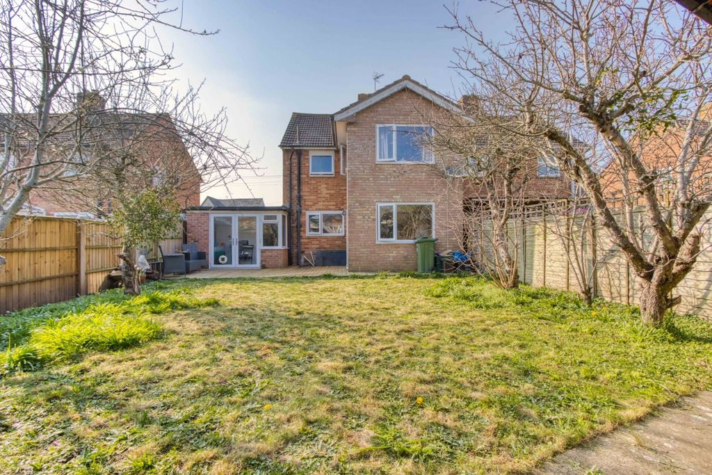 Property photo 2 of 19 Cheddon Road (1)