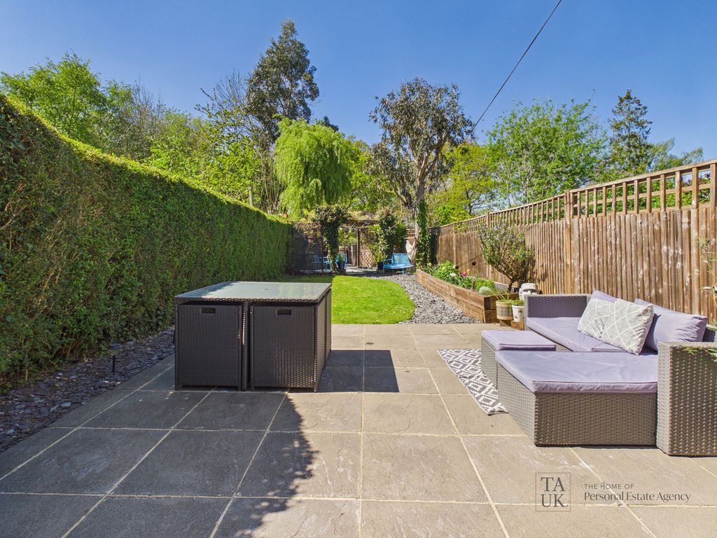 Property photo 2 of 27