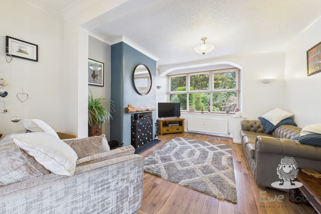 Property photo 2 of 14 12