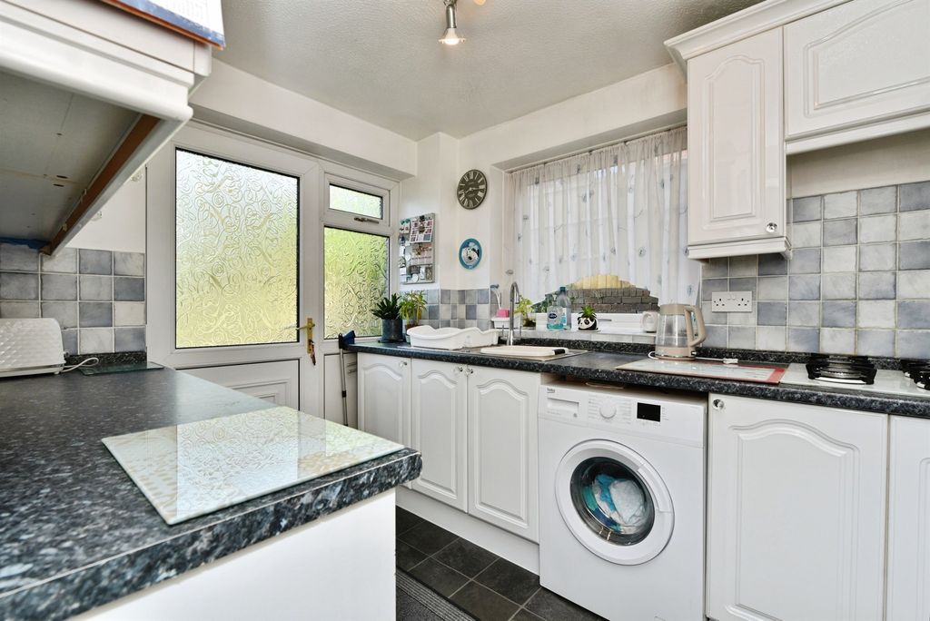 Property photo 3 of 14