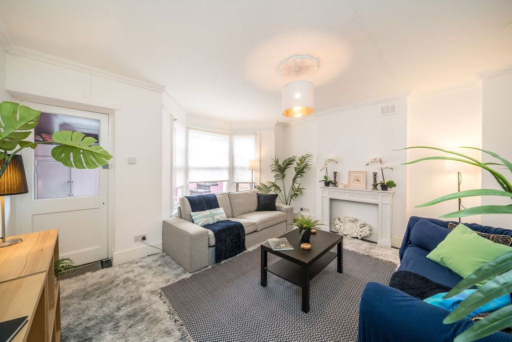 Property photo 2 of 9