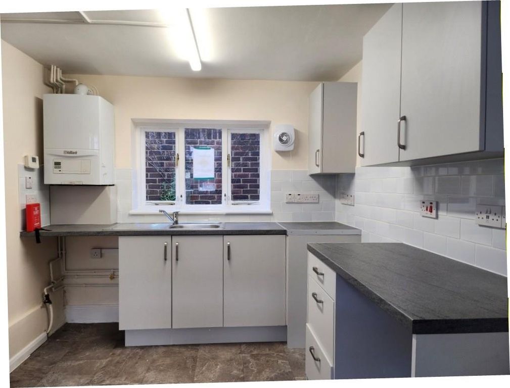 Property photo 2 of 8 Kitchen Pic 2.Jpg