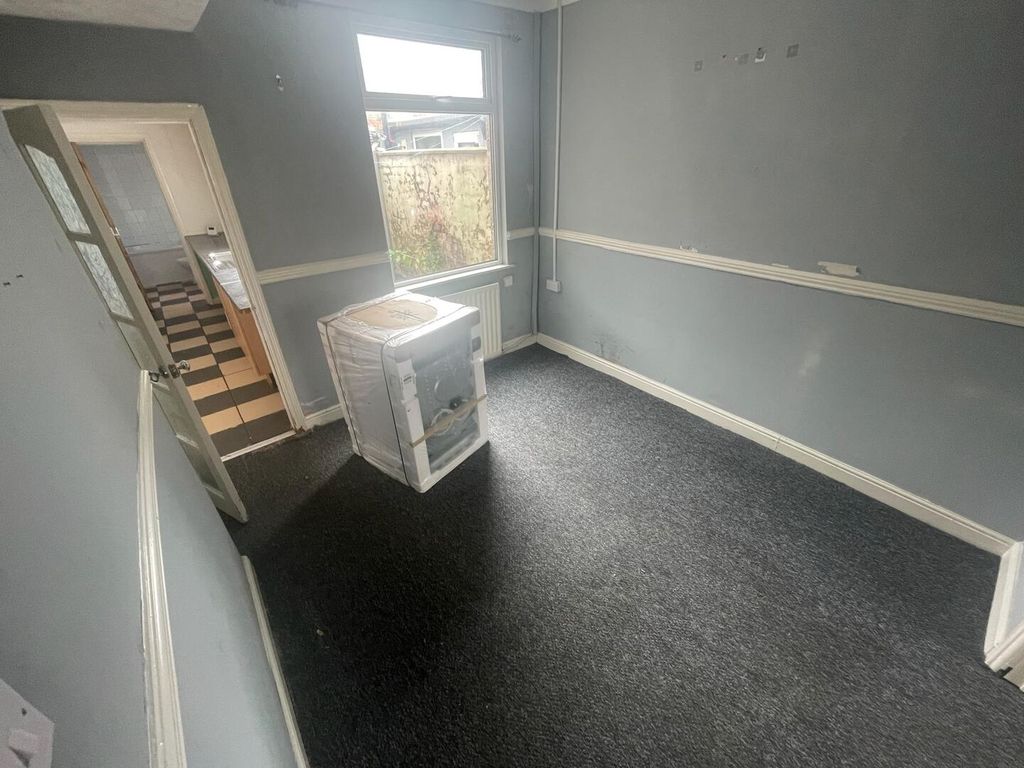 Property photo 3 of 16 Utility Room