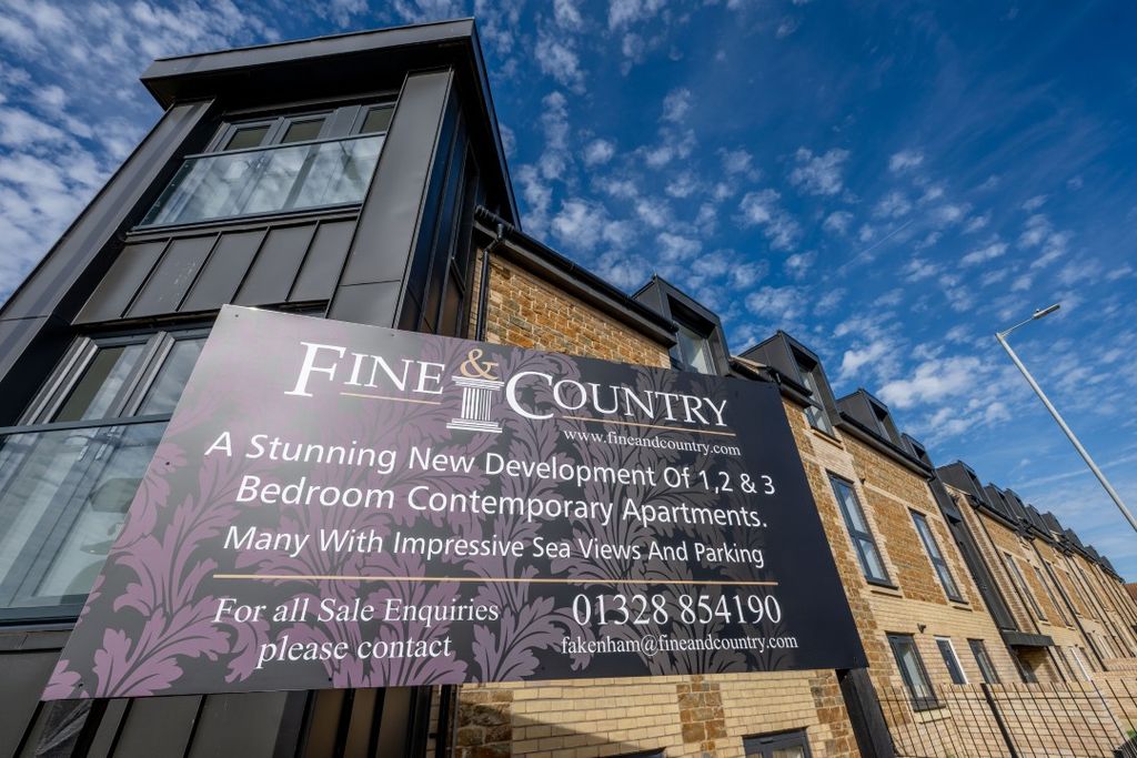 Property photo 2 of 22