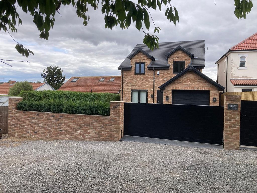Property photo 1 of 31