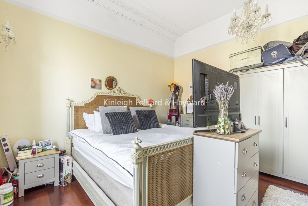 Property photo 3 of 14 63c0B70E-0423-474A-9