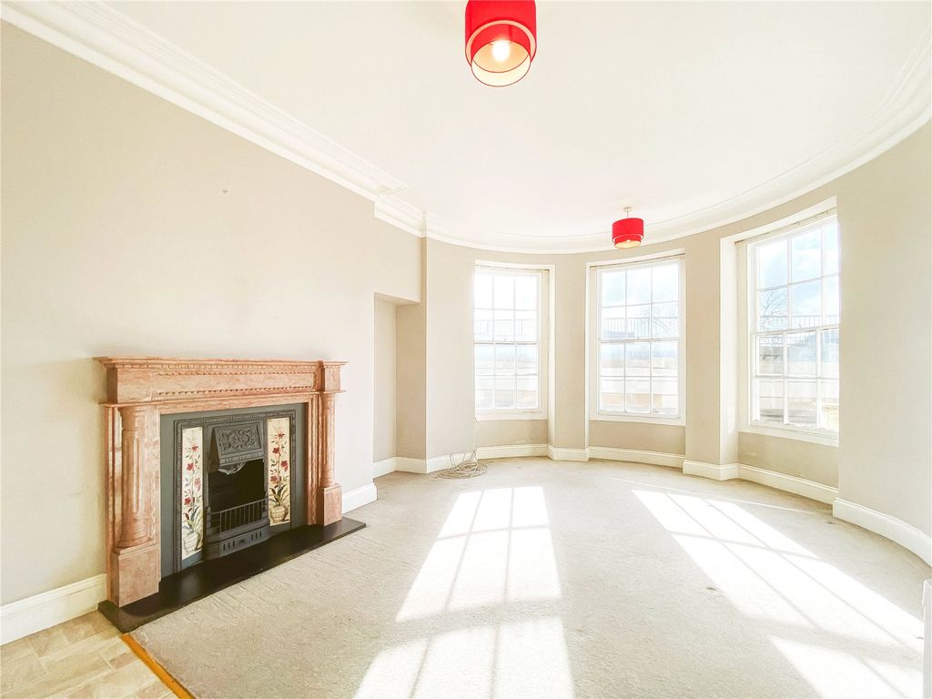 Property photo 2 of 8 Picture No. 19