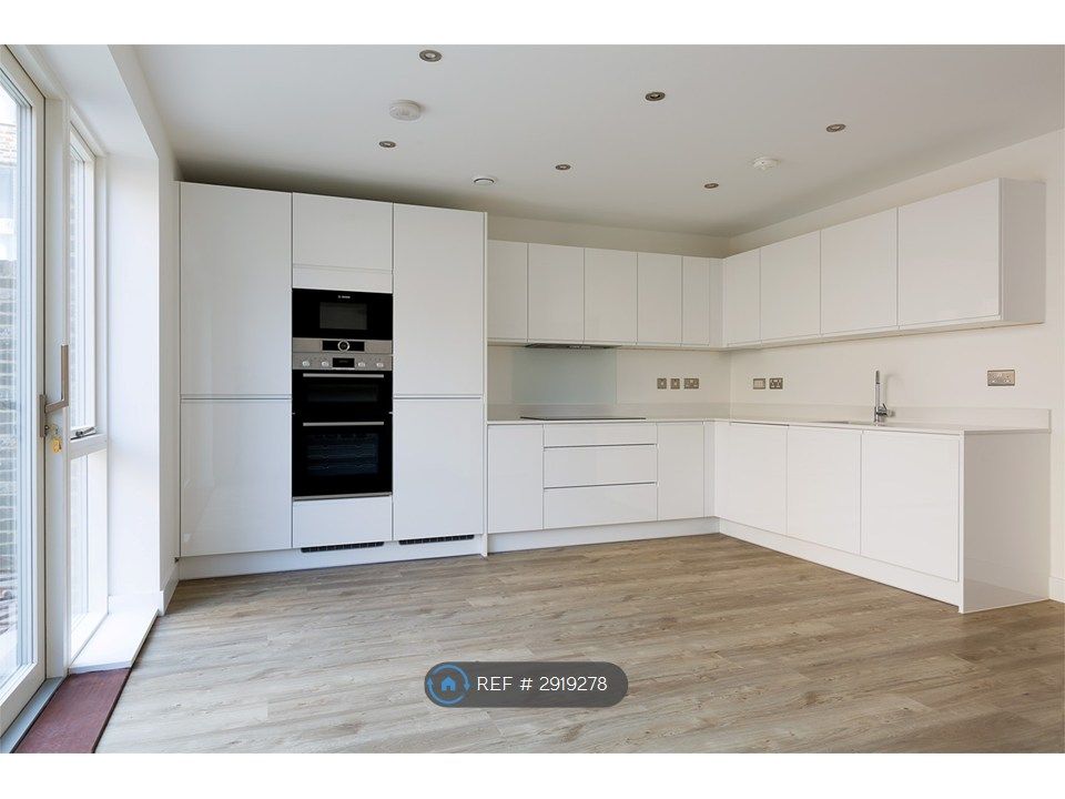 Property photo 1 of 35