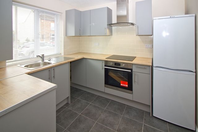 Property photo 2 of 10 Kitchen