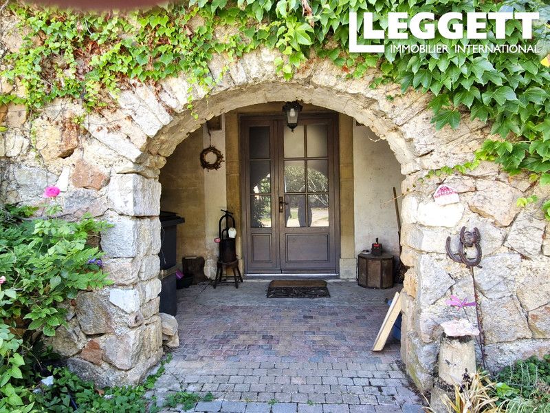 Property photo 2 of 10