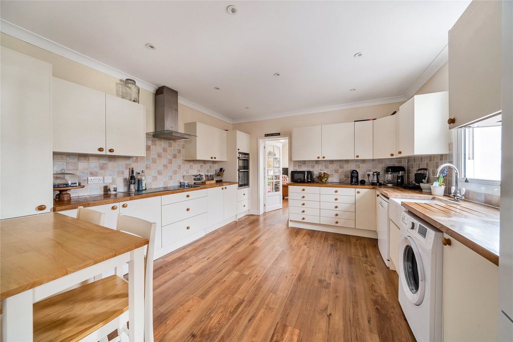 Property photo 3 of 14 Picture No. 06