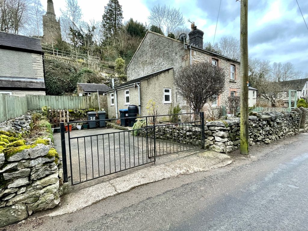 Property photo 2 of 12