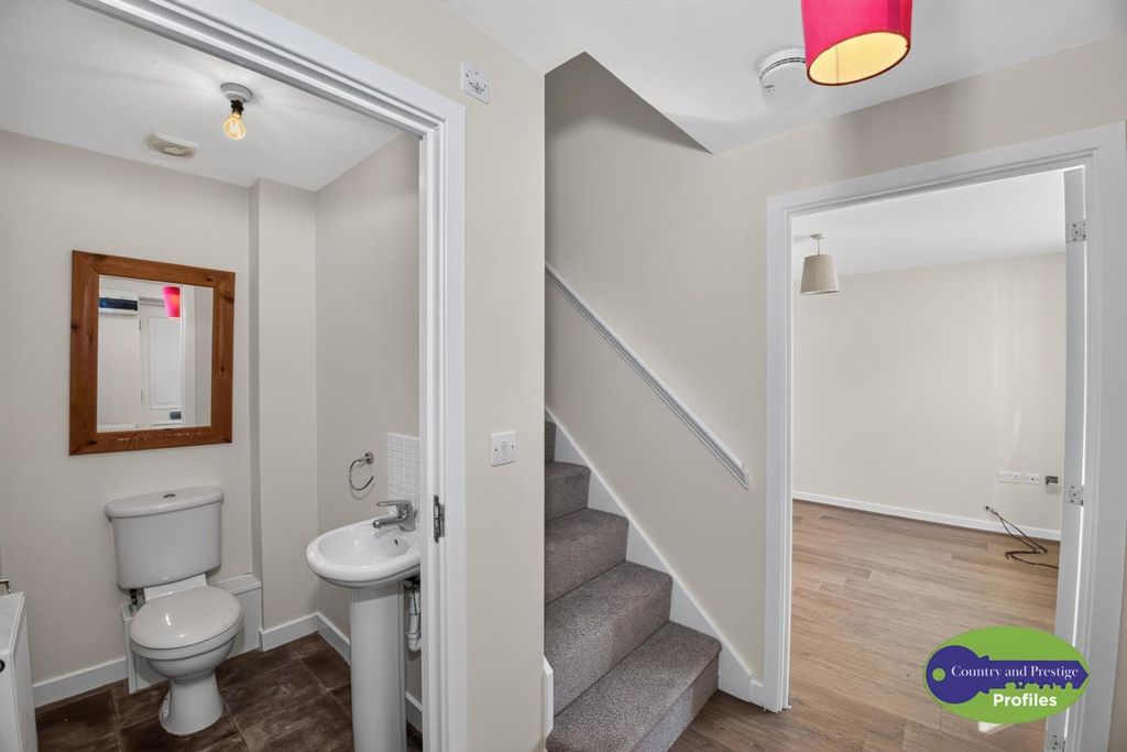 Property photo 3 of 49 10 Horseshoe Close Toilet Lower (2).Jpg