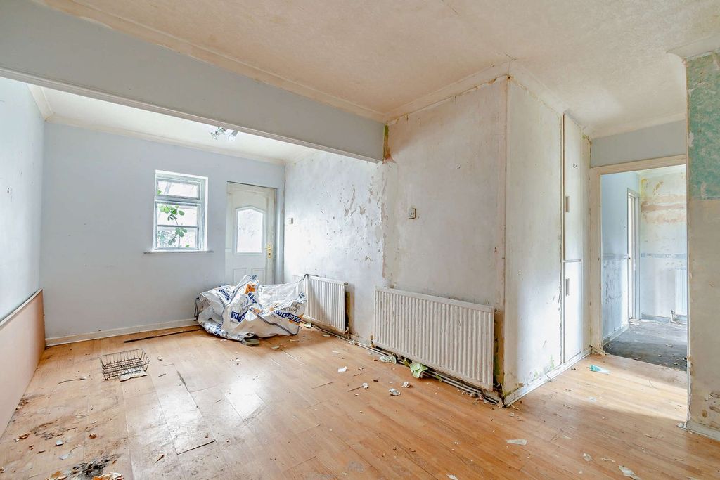 Property photo 3 of 26