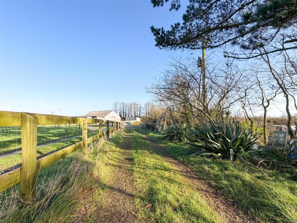 Property photo 3 of 32 4855342