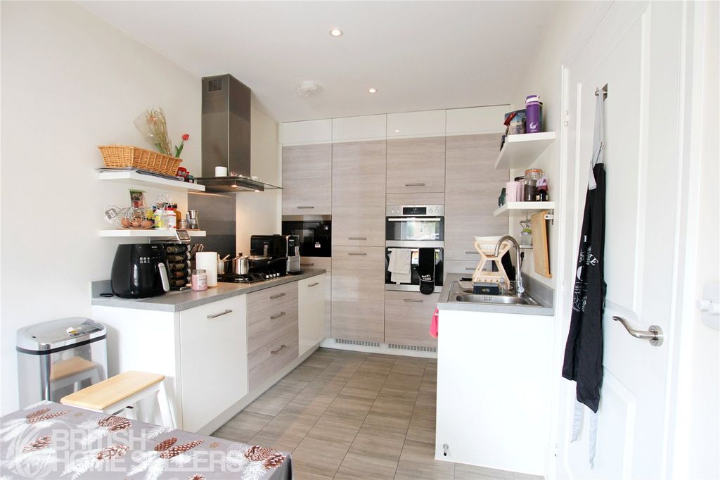 Property photo 3 of 17 Picture No. 06