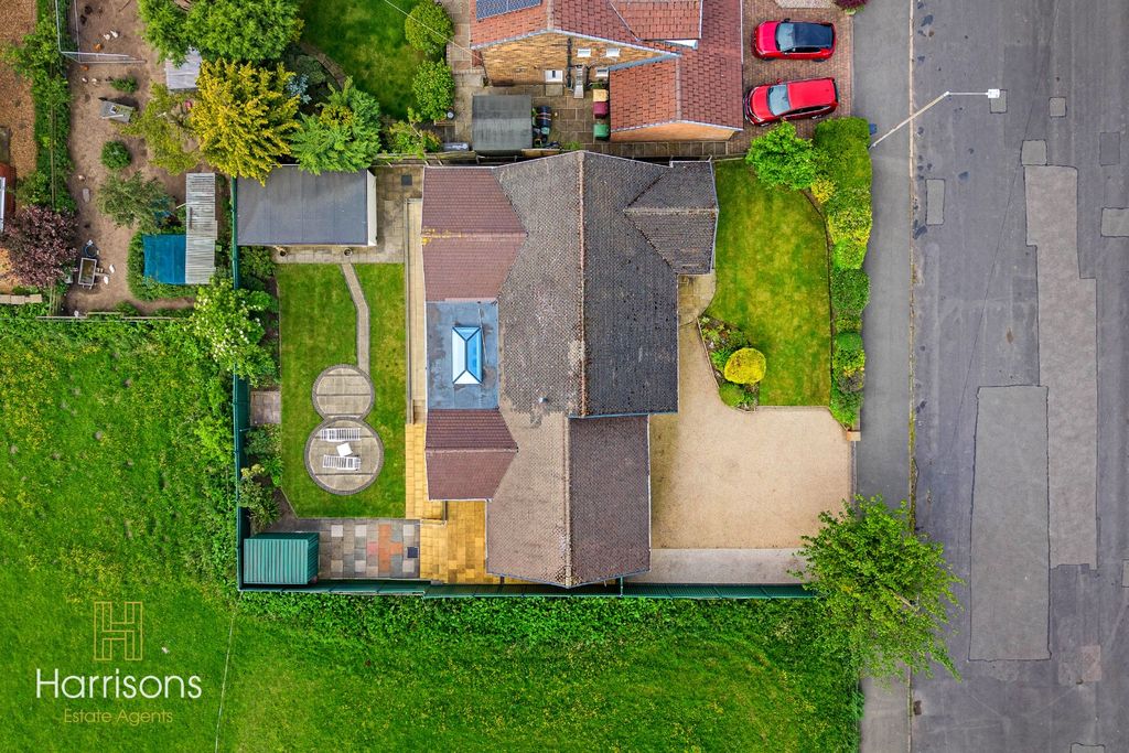 Property photo 2 of 48 5145573