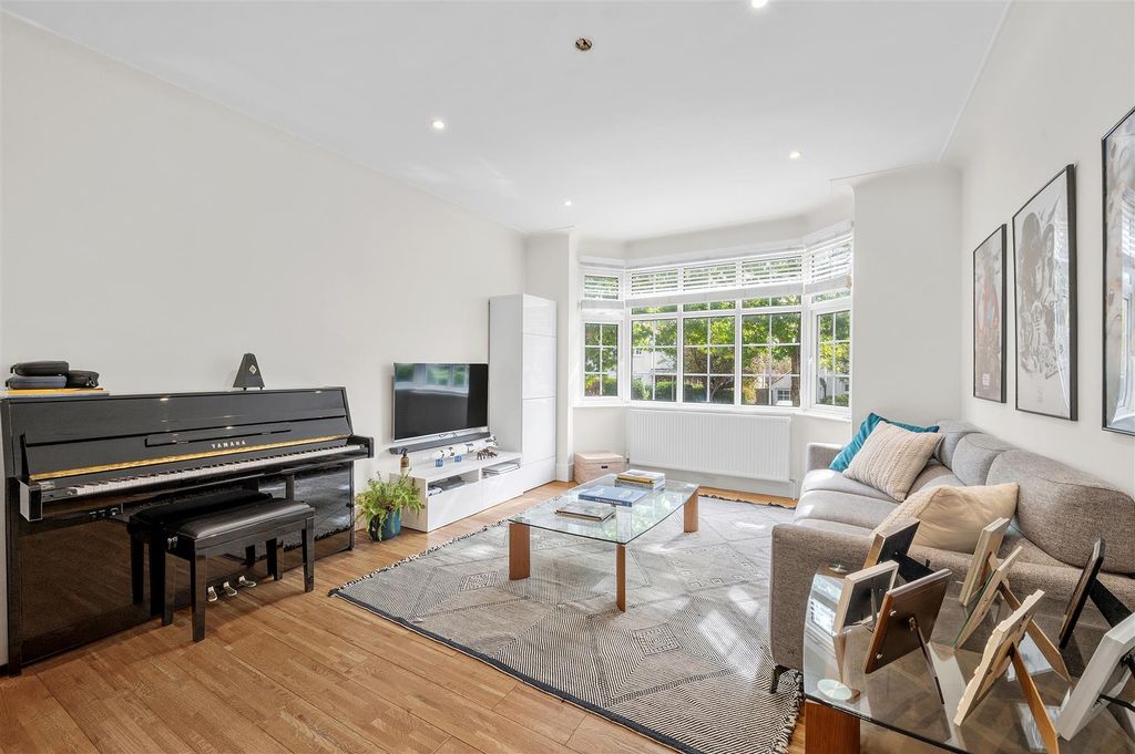 Property photo 3 of 29 10 Hunter Road-8.Jpg
