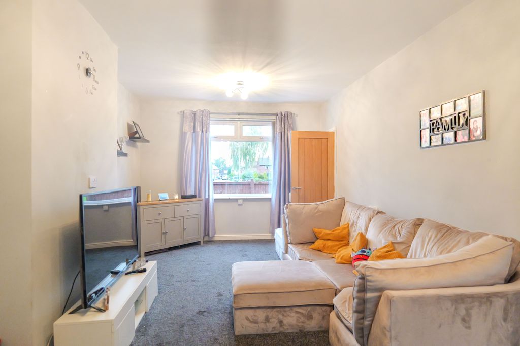 Property photo 2 of 25