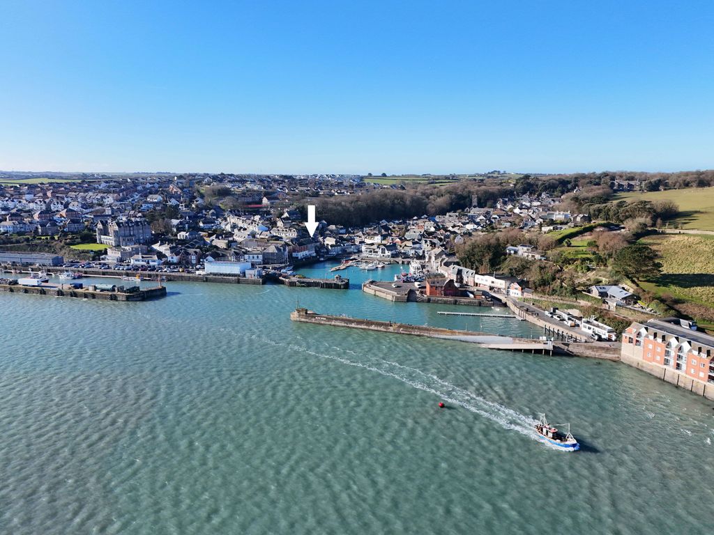Property photo 2 of 25 67Acb1d0c88A6_Strand-House-White-Arrow-Padstow-Harbour