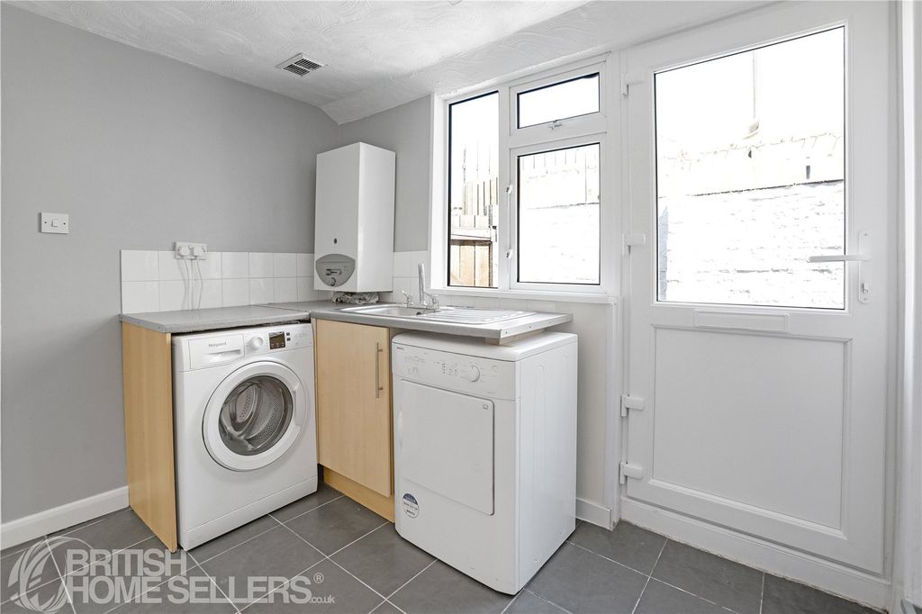 Property photo 3 of 13 Picture No. 14
