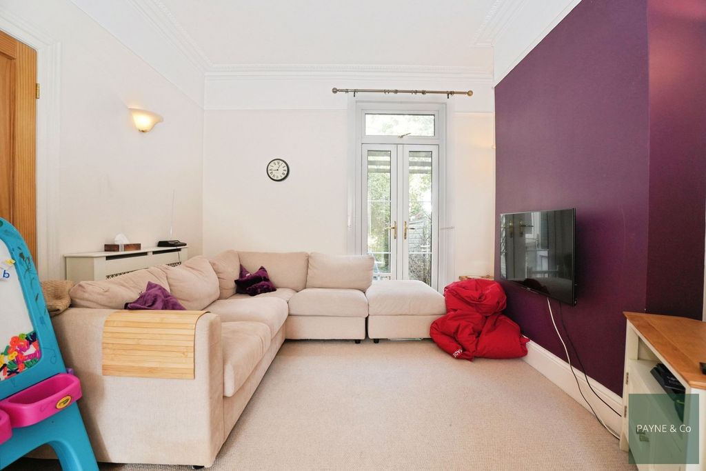 Property photo 3 of 17