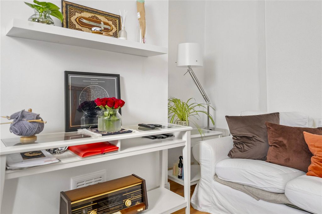 Property photo 3 of 21 Picture No. 06