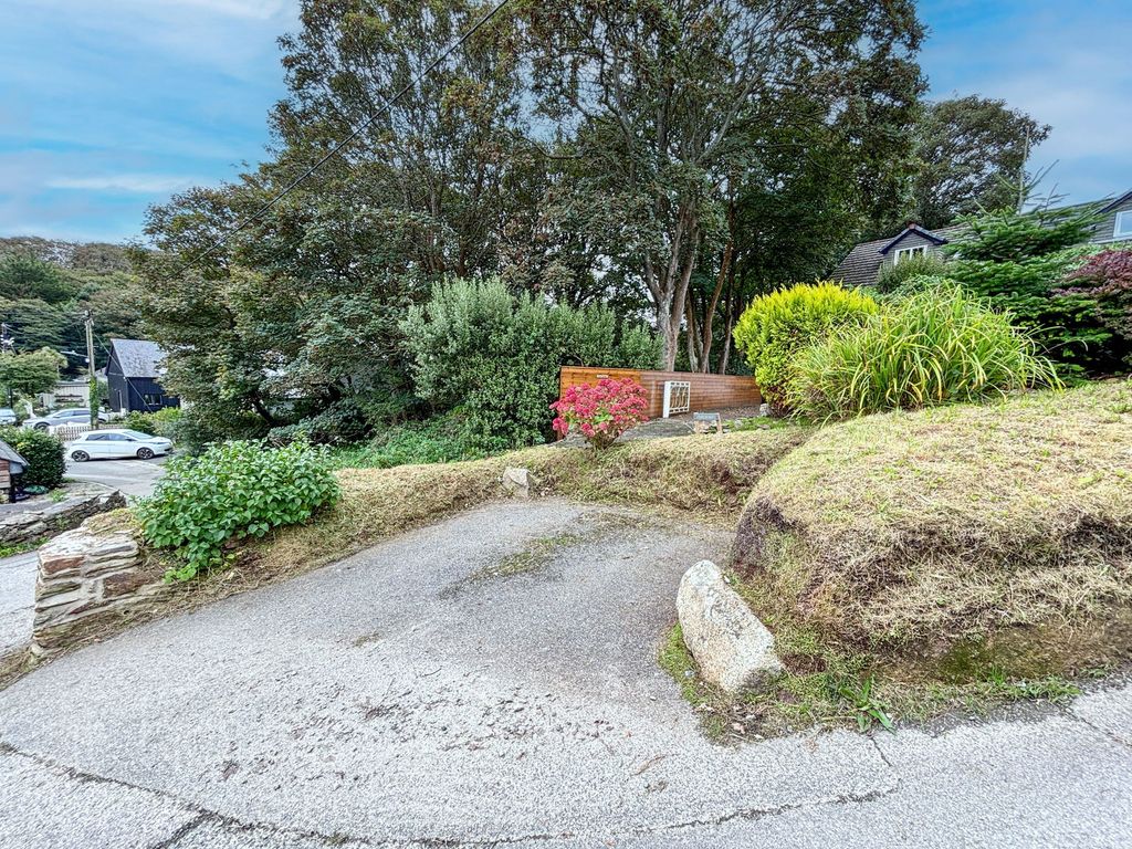 Property photo 3 of 43