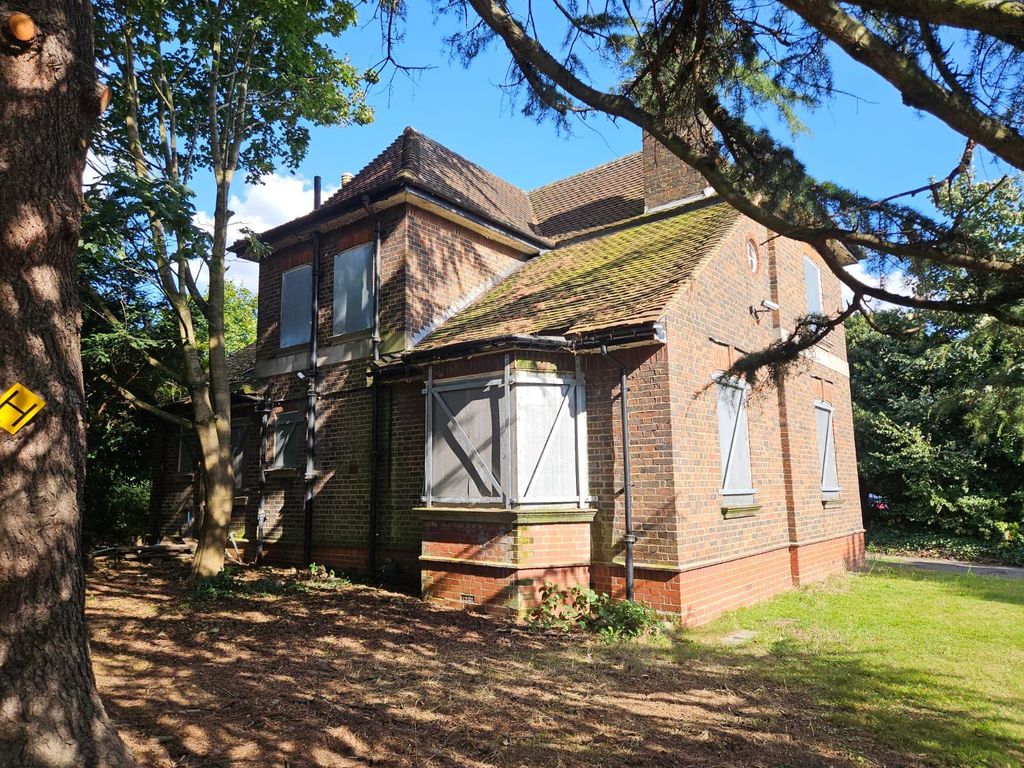 Property photo 1 of 3