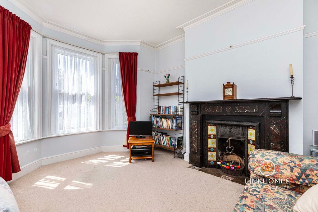 Property photo 2 of 29